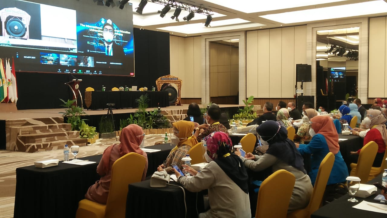 Seminar Internasional yang Digelar PPs Universitas PGRI Palembang Hadirkan Pembicara dari Delapan Negara