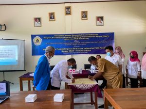 Tim Dosen PPs Universitas PGRI Palembang Beri Pelatihan PTK di SMAN Pemulutan Barat