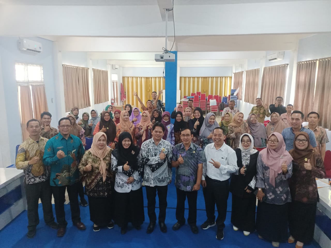 Dosen Manajemen Pendidikan PPs UPGRIP Ajarkan Penulisan Karya Ilmiah Bagi Guru SMKN 8 Palembang